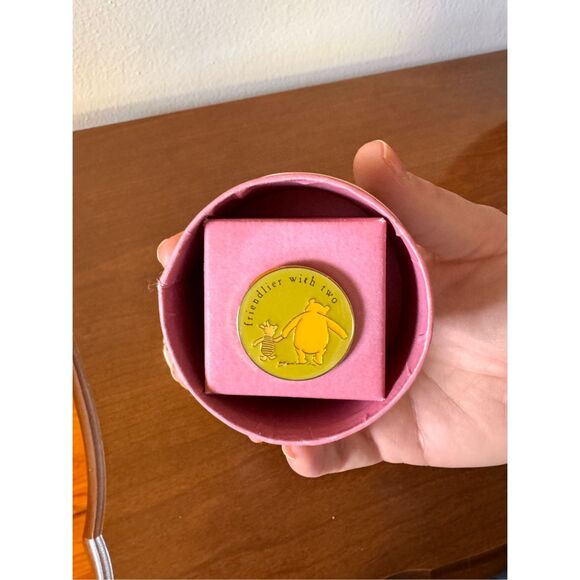 NIB Vintage Disney Pin “Friendlier with Two” Classic Pooh and Piglet 1" Round Pi - Picture 1 of 5